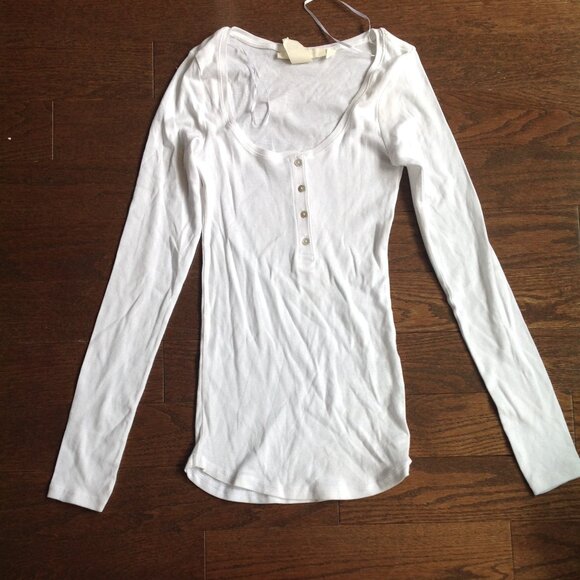 Brand New White button Top - Picture 1 of 1